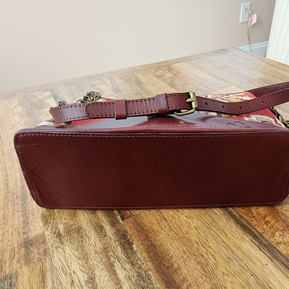 Patricia Nash Red Peruvian Tapestry Salvina Leather Shoulder purse chain bag. - Picture 2 of 5
